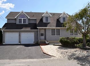 40 Compass Rd, Waretown, NJ 08758