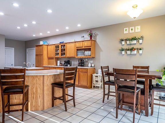 2nd image of 9020 Meyer Rd