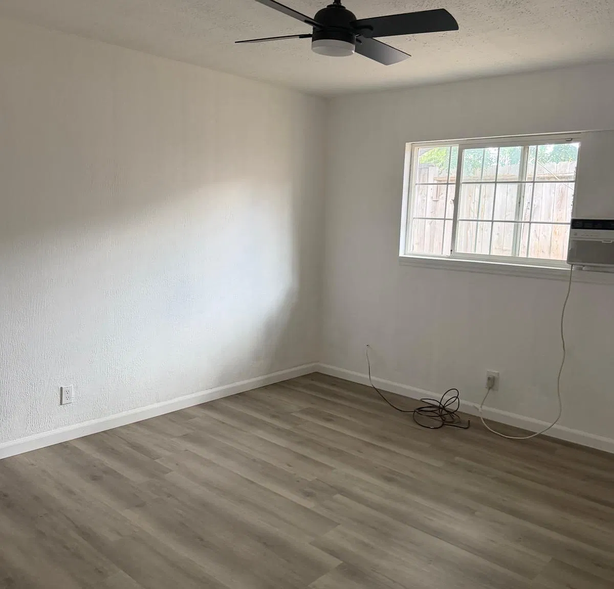 3 bed, 1021 sqft, $2,198 — Photo 4