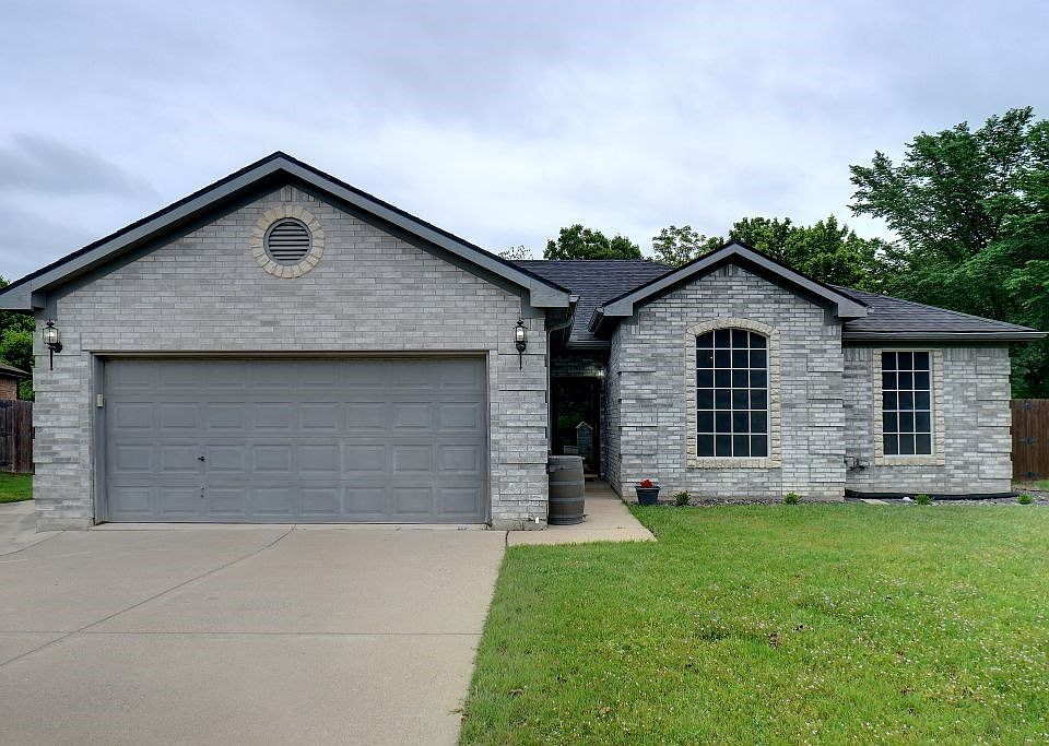 1st image of 2409 Scotts Meadow Ct
