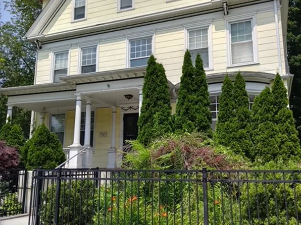 908 Main St #3R, Worcester, MA 01610