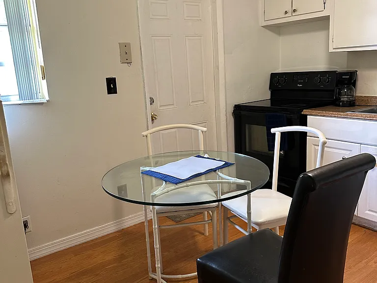 131 SE 5th St #1 — Photo 14