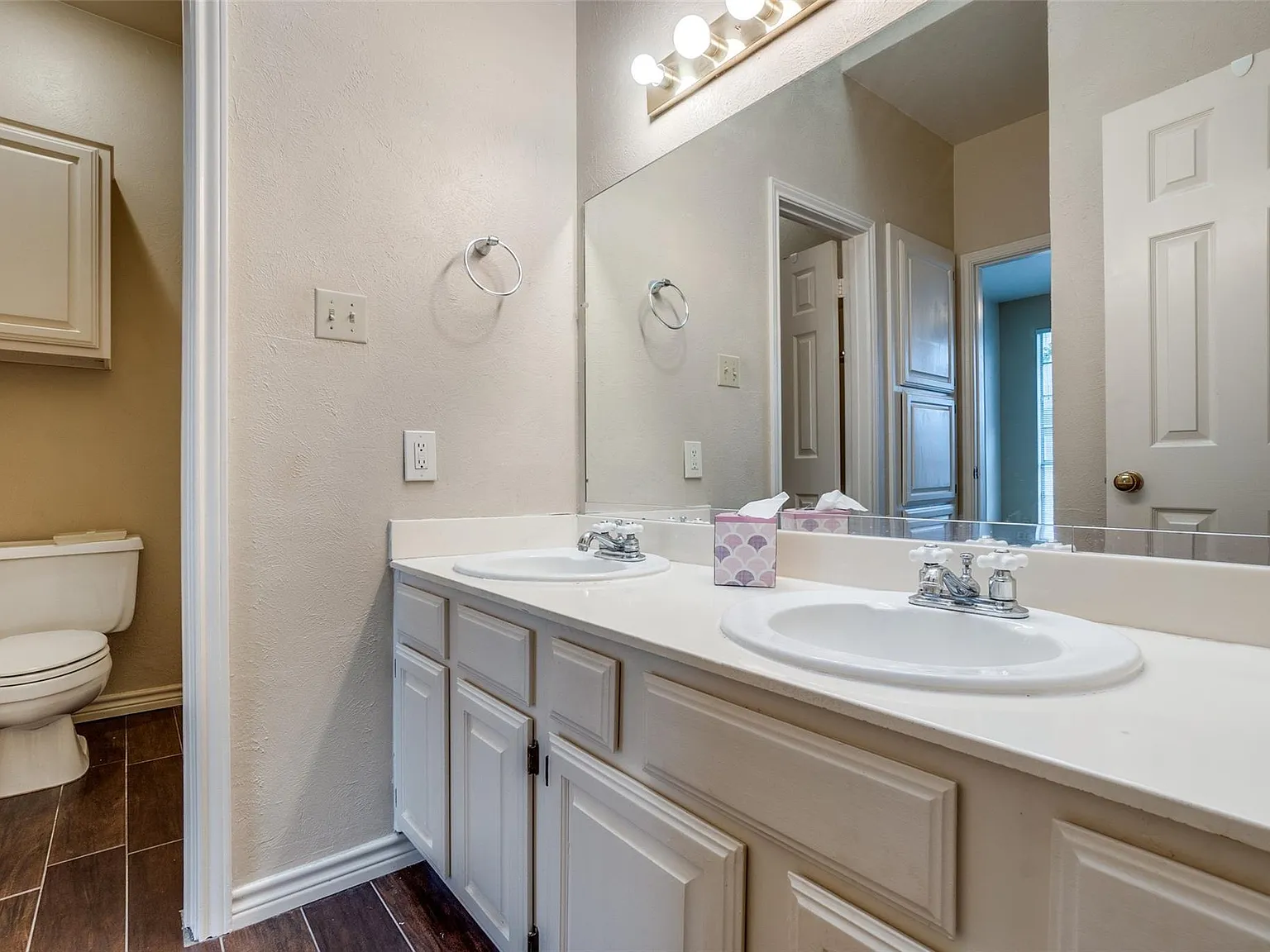 2 bed, 1.5 bath, 1062 sqft, $1,995 — Photo 4