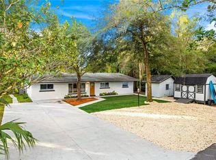 17913 Crooked Ln, Lutz, FL 33548