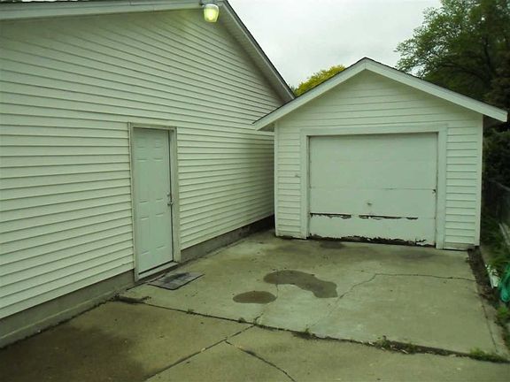 5th image of 2322 W 2nd St