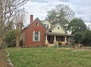 826 8th St NE, Hickory, NC 28601