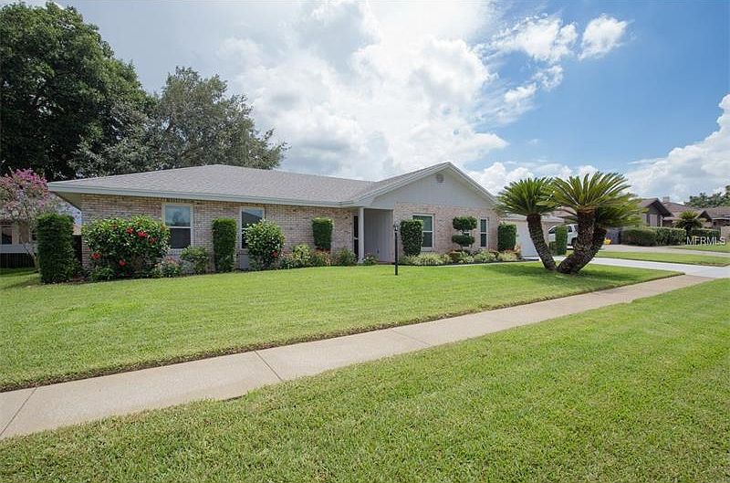 1st image of 2125 Edgewater Cir