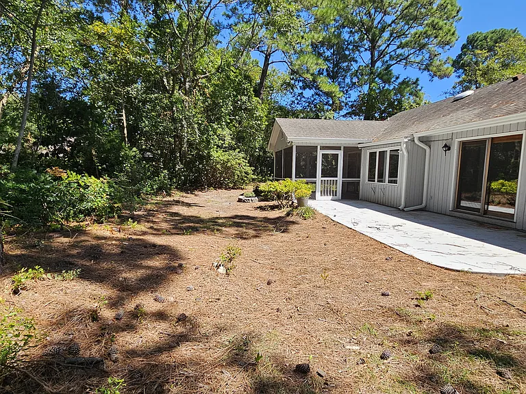 1640 Carriage Pl SW — Photo 27