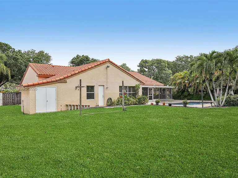13100 NW 11th Dr — Photo 2
