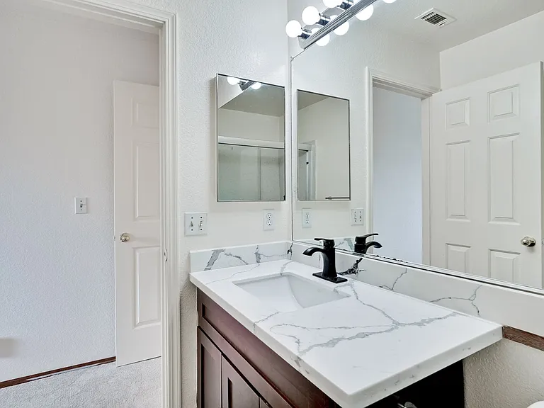 1006 Summerplace Dr — Photo 6