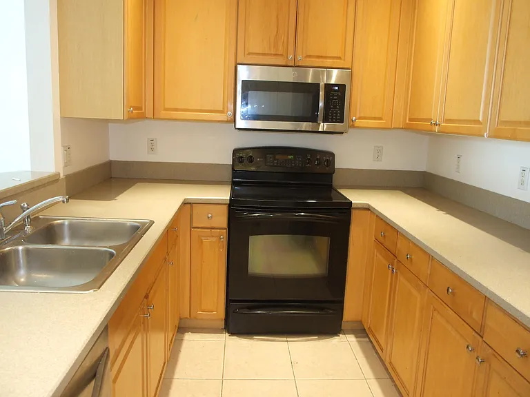 1554 Limetree Bay Ave — Photo 6