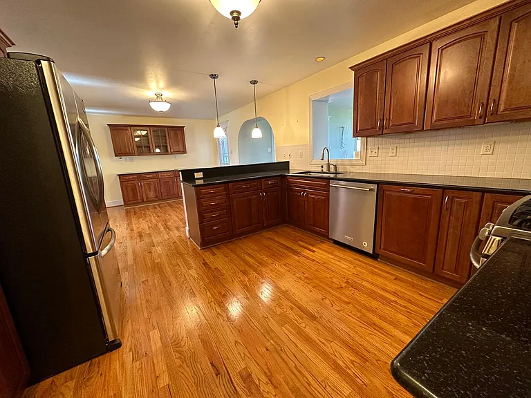 1195 Wrights Mill Rd — Photo 3
