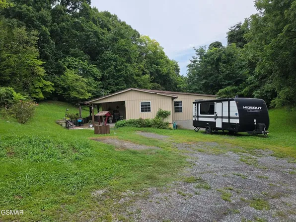 1220 E Dogwood Ln, Sevierville, TN 37862