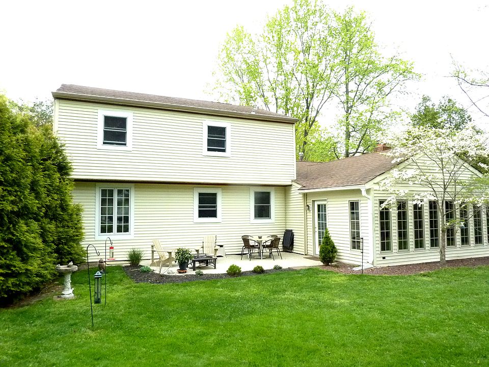 2nd image of 15 Evergreen Trl
