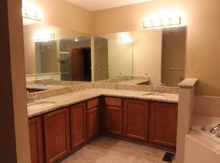 8700 Renfrew St, Powell, OH 43065