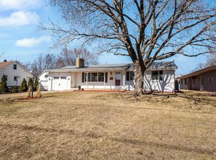 517 Broadway St E, Osseo, MN 55369