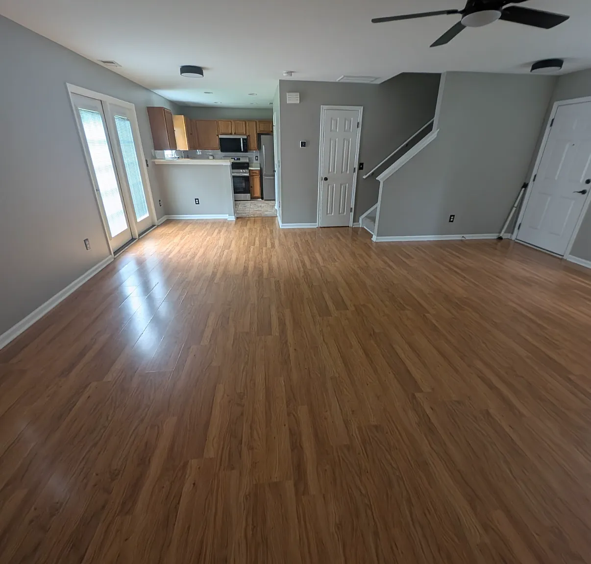 3 bed, 2.5 bath, 1376 sqft, $1,900 — Photo 3