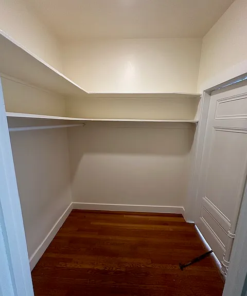 Warrington Apartments — Photo 8