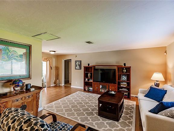 4th image of 26951 Villanova Ct