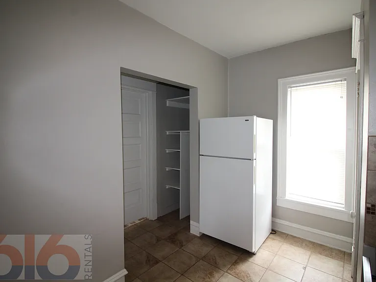 948 Park St SW #2 — Photo 3