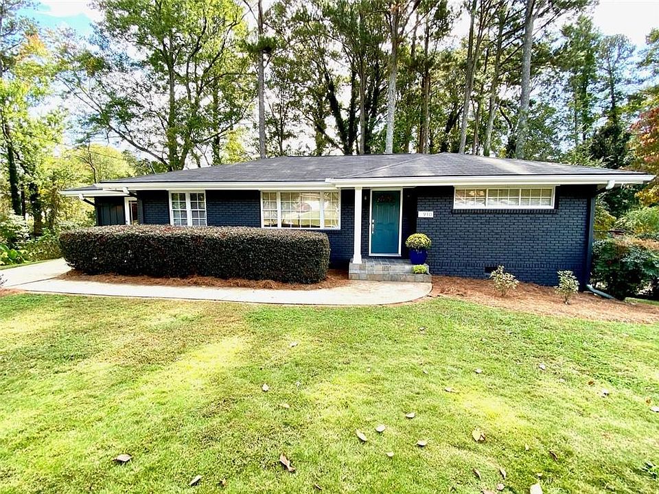 1st image of 910 Lake Ct SE