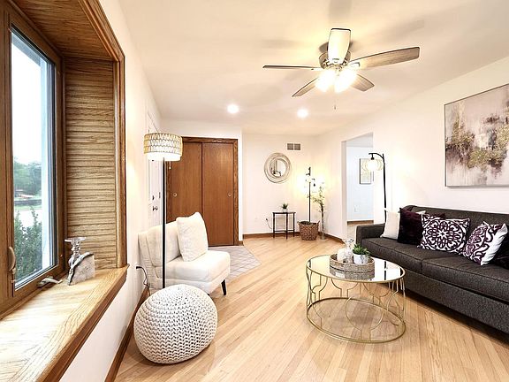 3rd image of 2618 45th AVENUE