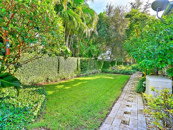 4th image of 10195 SW 75th Pl #10195