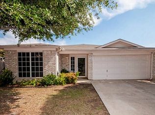 201 Moss Hill Dr, Arlington, TX 76018