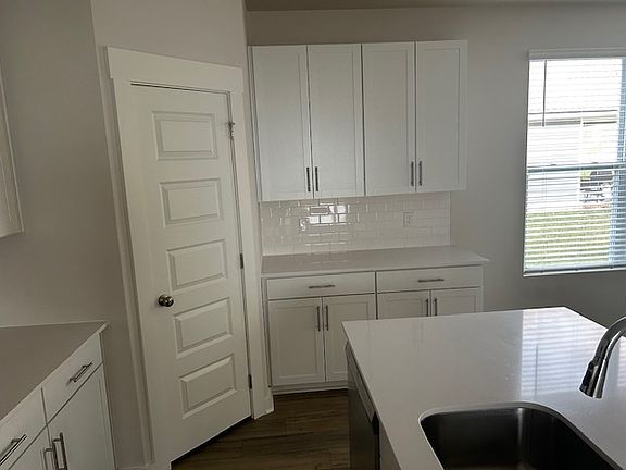 5th image of 1149 Ross Farms Blvd