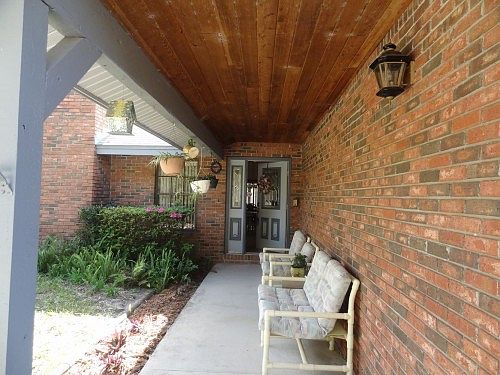 4th image of 303 Wood St