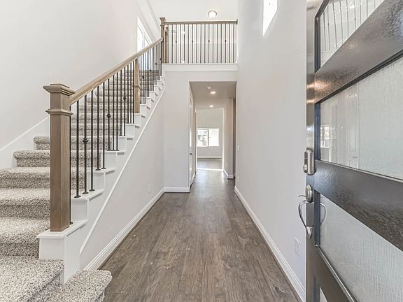 Plan 3039 entryway