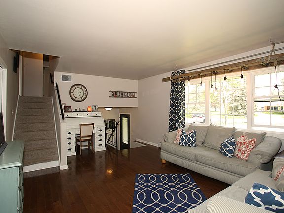 4th image of N59W21683 Silver Meadows Dr
