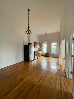 Rented by EXR | media 13