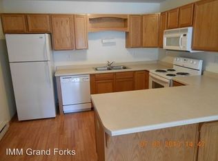 2010 Library Cir APT 3, Grand Forks, ND 58201