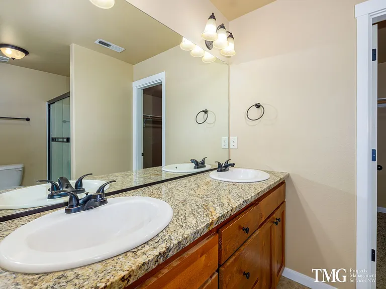 9807 NE 76th Way — Photo 43