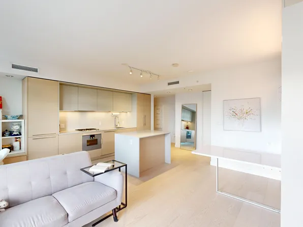 1289 Hornby St #2103, Vancouver, BC V6Z 2H7