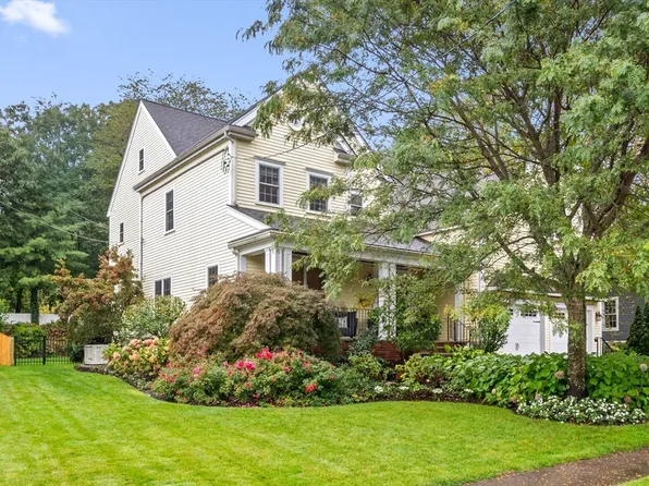 38 Longacre Rd, Needham, MA 02492
