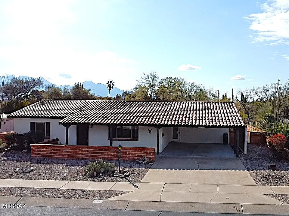 1st image of 110 E El Naranjo