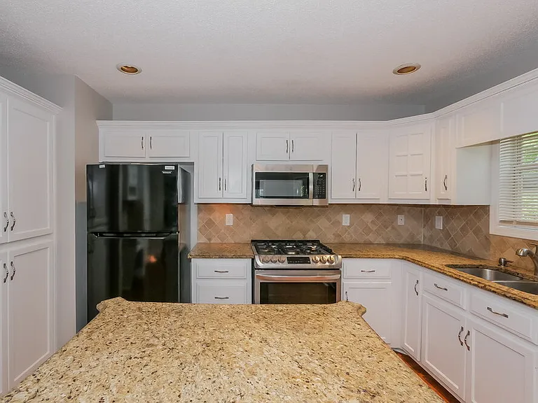 135 Masters Dr — Photo 9