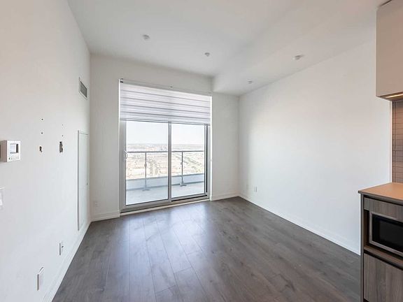 3rd image of 950 Portage Pkwy #4915