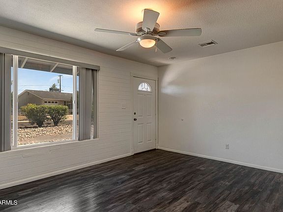 5th image of 1231 E Wagon Wheel Dr