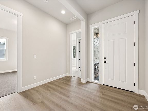 3rd image of 10108 136th Avenue NE #219