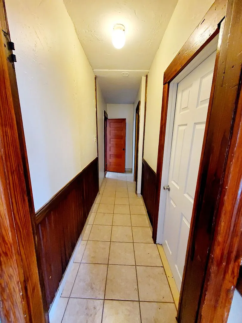 48 Everard — Photo 3