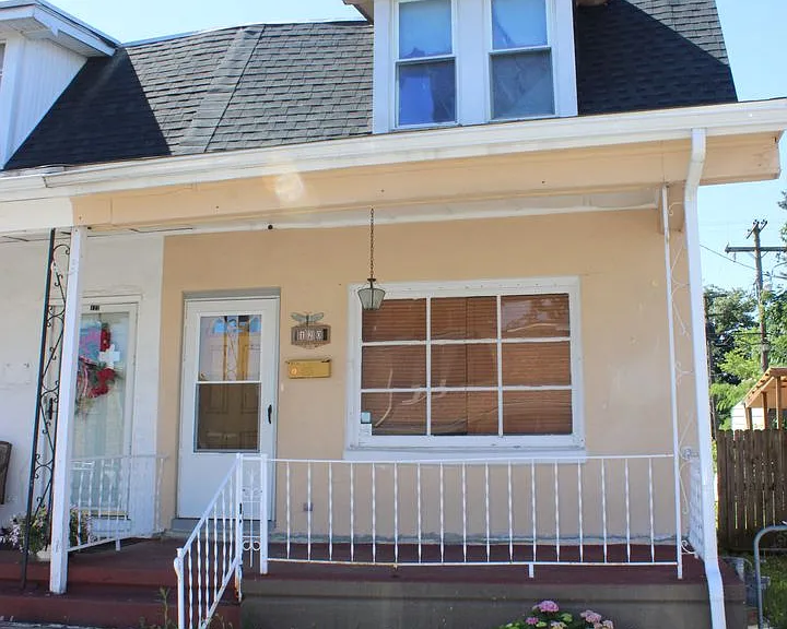120 E Jackson St — Photo 1