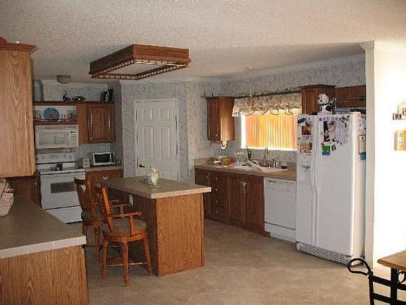 Kitchen-Dining Area