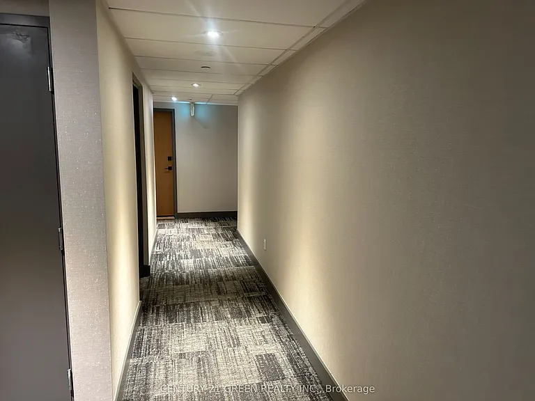 7 Erie Ave #309 — Photo 9