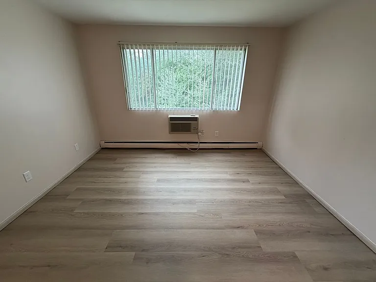 113 S Platten St — Photo 8