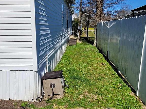 3rd image of 35180 Carol St