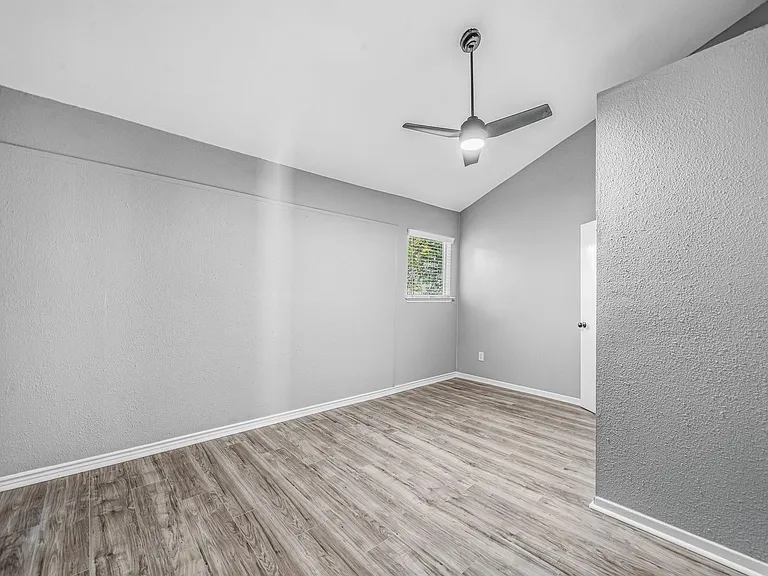 2911 Waypark Dr — Photo 25