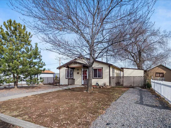 216 SW 3rd St, Redmond, OR 97756